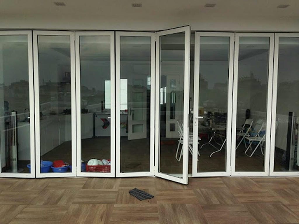cửa nhôm 2 lớp kính