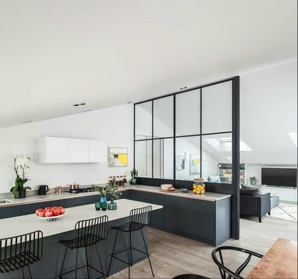 vách kính cường lực eurowindow